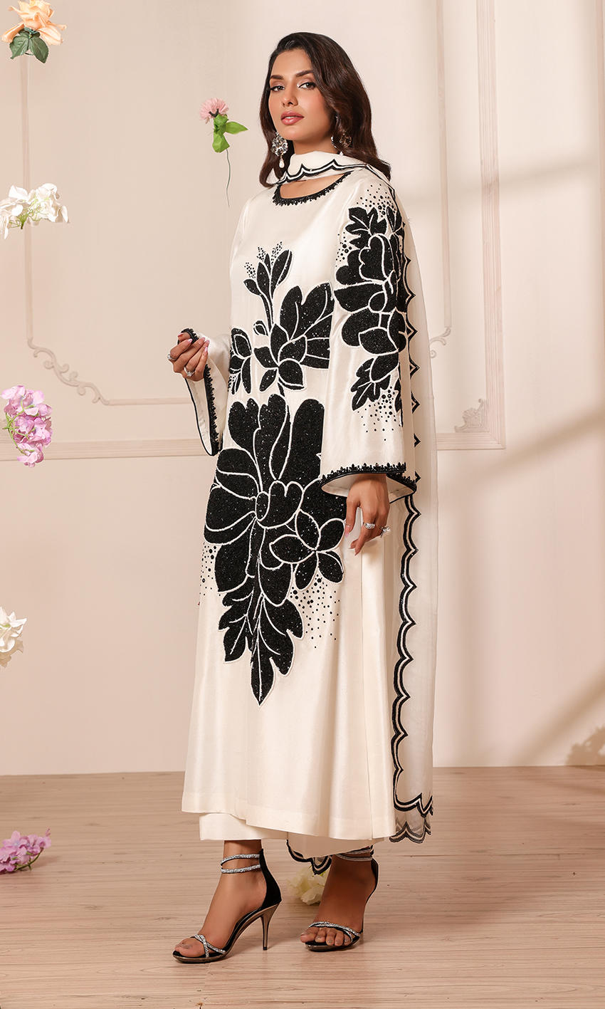 White 3D flowers luxe 3pc