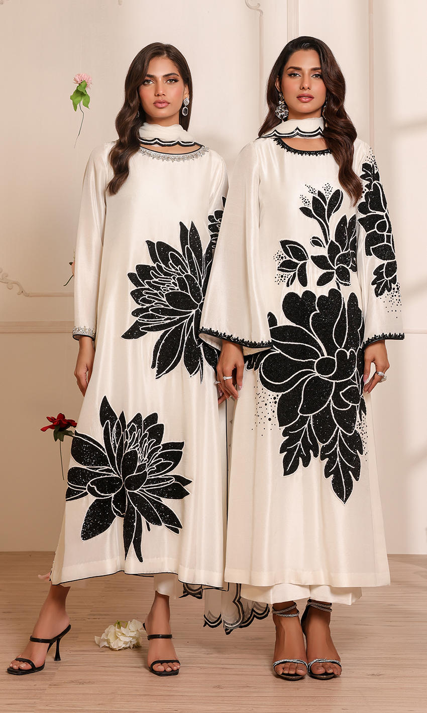 White 3D flowers luxe 3pc