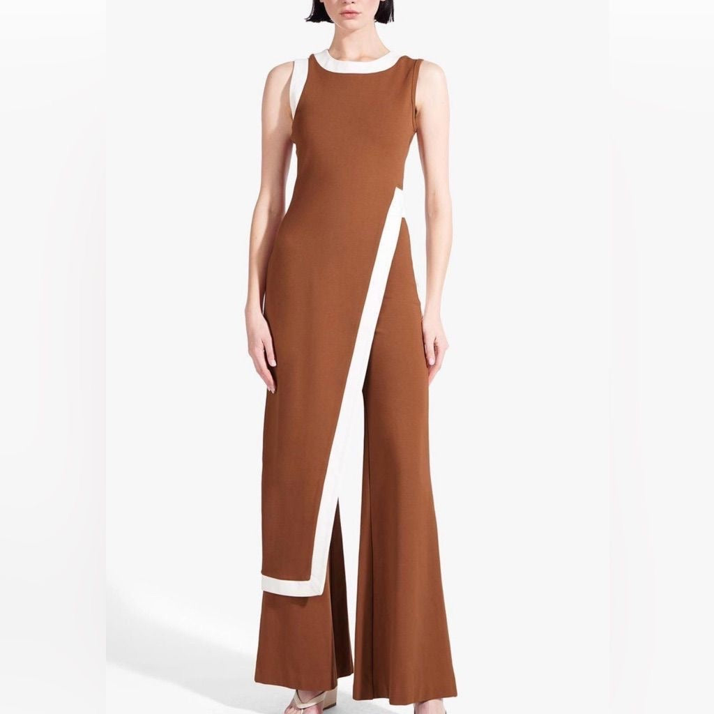 Chic. Cord sat Effortlessly bold 🤎