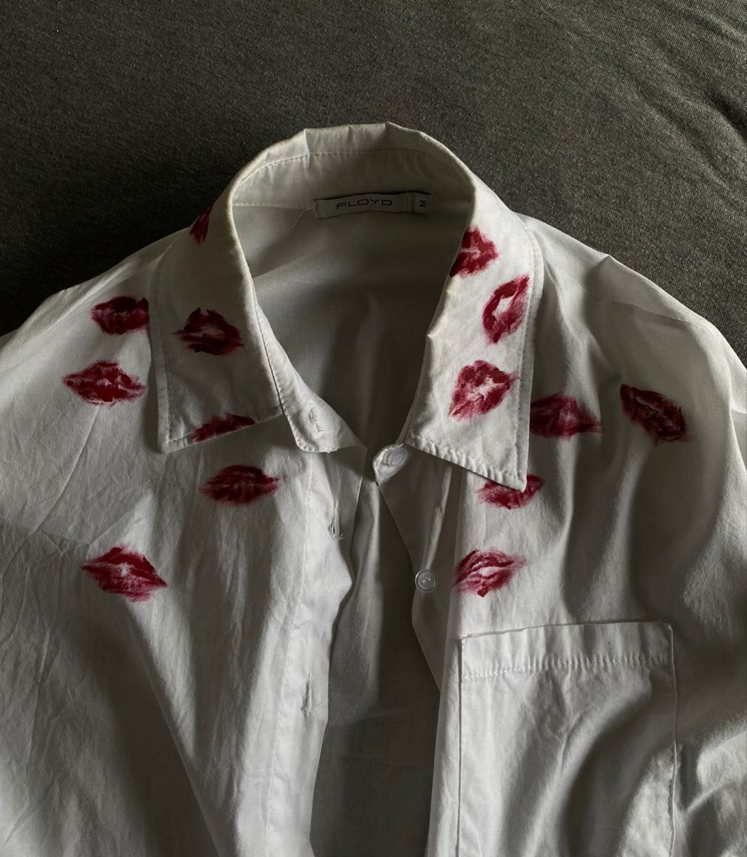 Red Lip print shirt