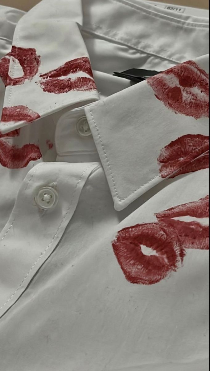 Red Lip print shirt