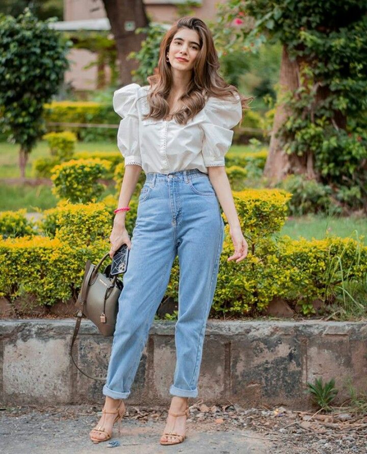 White Puff-Sleeve Jeans & Top